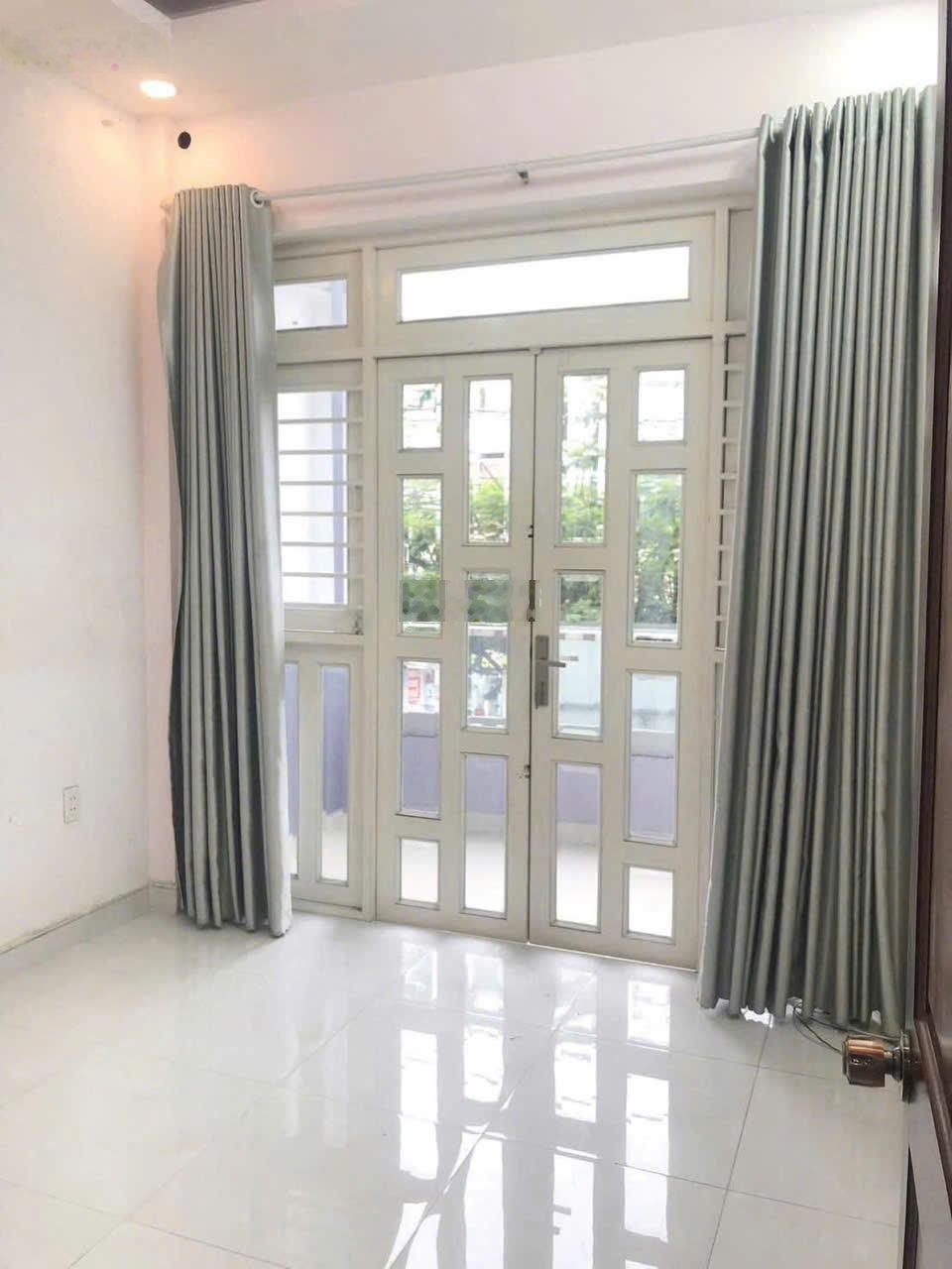 Nhà 4 tầng 59m2 Lạc Long Quân | hẻm xe tải đỗ cửa