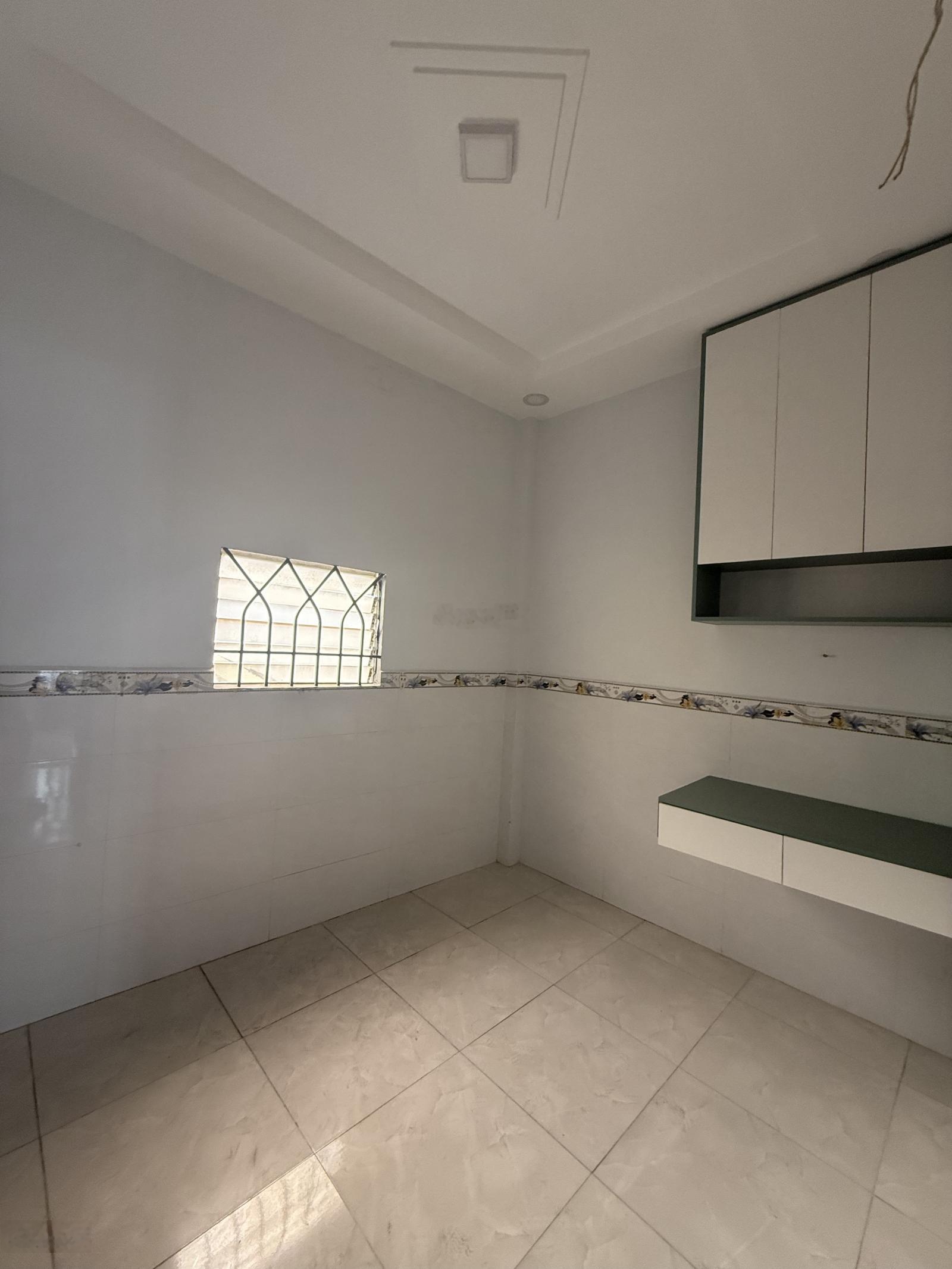 Chỉ 2 tỷ 9 có nhà mới - 2 tầng BTCT xây kiên cố - hẻm xe hơi vào tận cửa nhà - giá vẫn còn TL