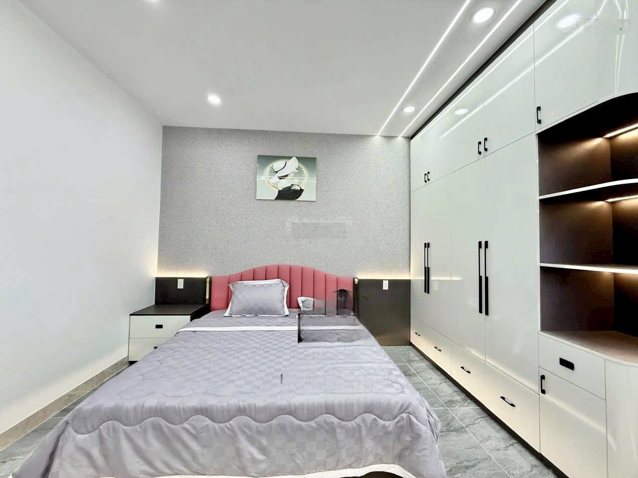 Bán nhà phố 4m x 21m 4.5 tầng có thang máy, hẻm nhựa 8m thông đường Lê Thị Riêng P. Thới An