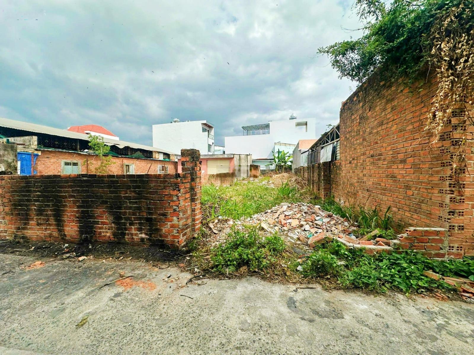 Đất ô tô Thái Phiên - ngang 7,5m hẻm ô tô vi vu cách biển Hòn Chồng: 1,8km. Giá: 6,8 tỷ