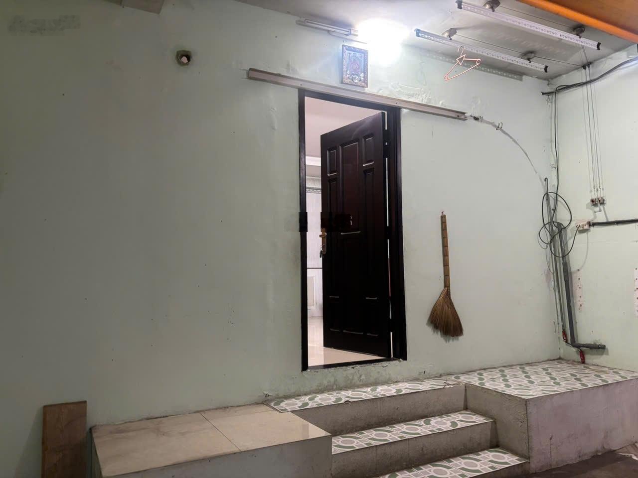 Bán chung cư quận 1 Cao Bá Nhạ - Lầu 2, 2 tỷ 350