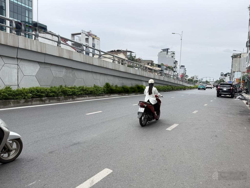 Bán gấp nhà Ngọc Thụy, Long Biên, 35m-4 tầng, 5,15 tỷ, mặt phố, đường 6m ô tô, 10 phút sang phố cổ