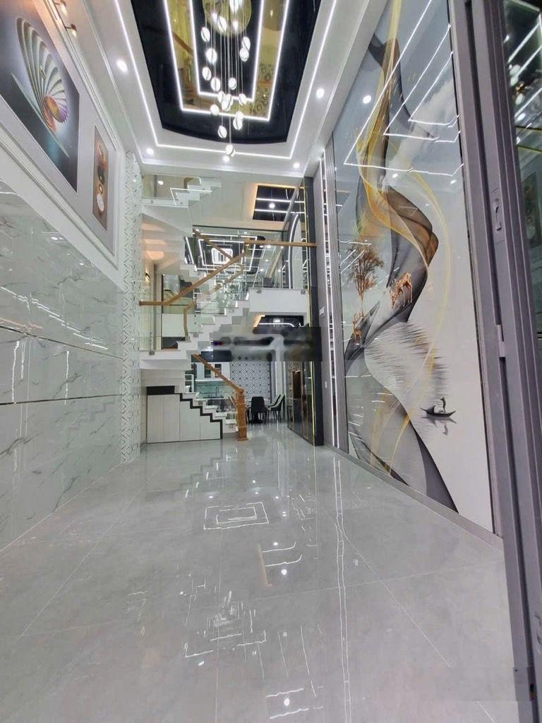 Nhà 5 tầng ở là mê. Lê Văn Quới. dt: 56m2. Tậng full nội thất.Hẻm 6m