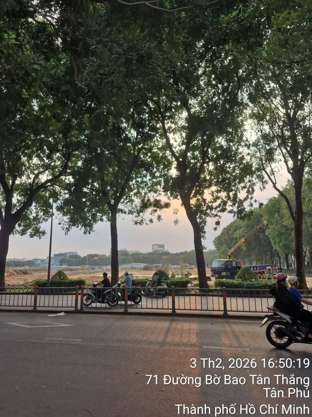 Cần bán mặt tiền Bờ Bao Tân Thắng, nhà 1 trệt 3 lầu, 4mx20m