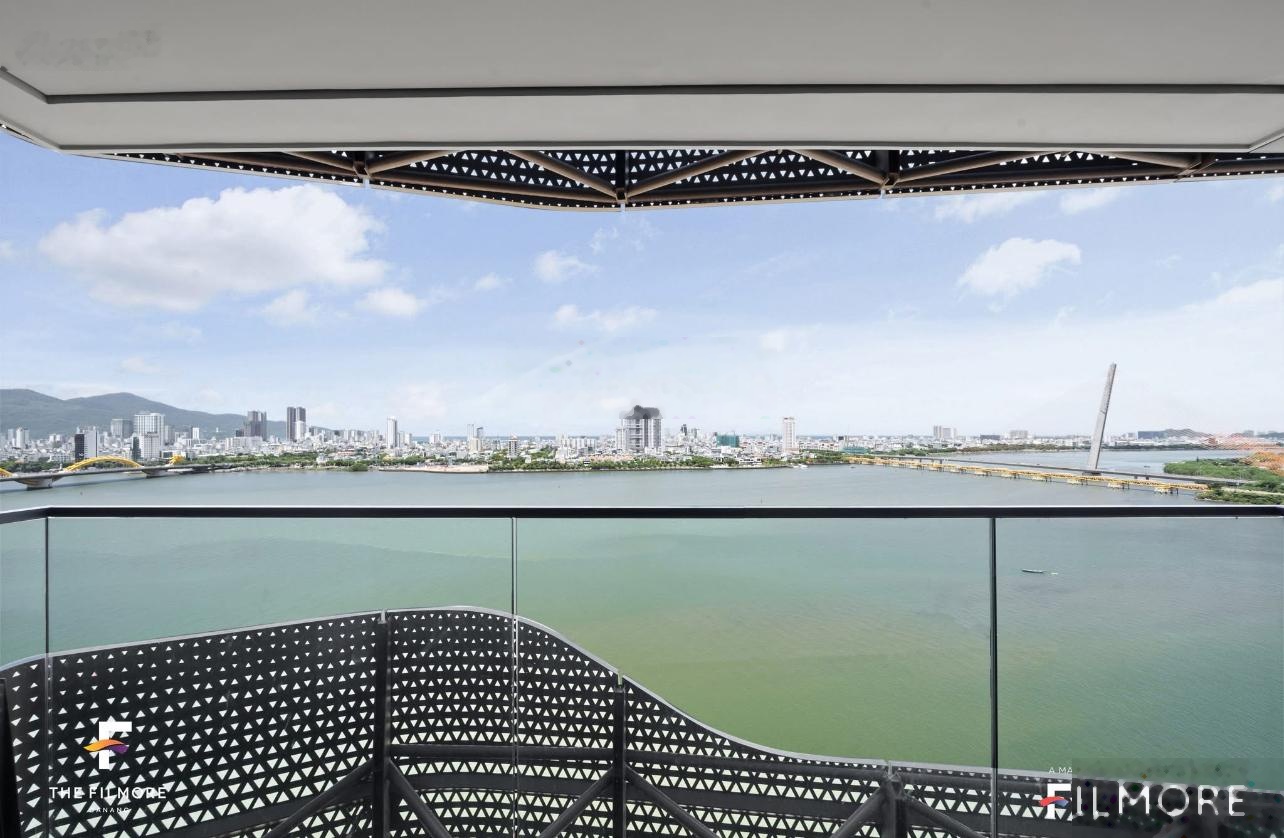 Duy nhất căn Penthouse ngay trung tâm 218m2, chỉ 222tr/m2, cho thuê được ngay. LH 0932509097 Mai Na