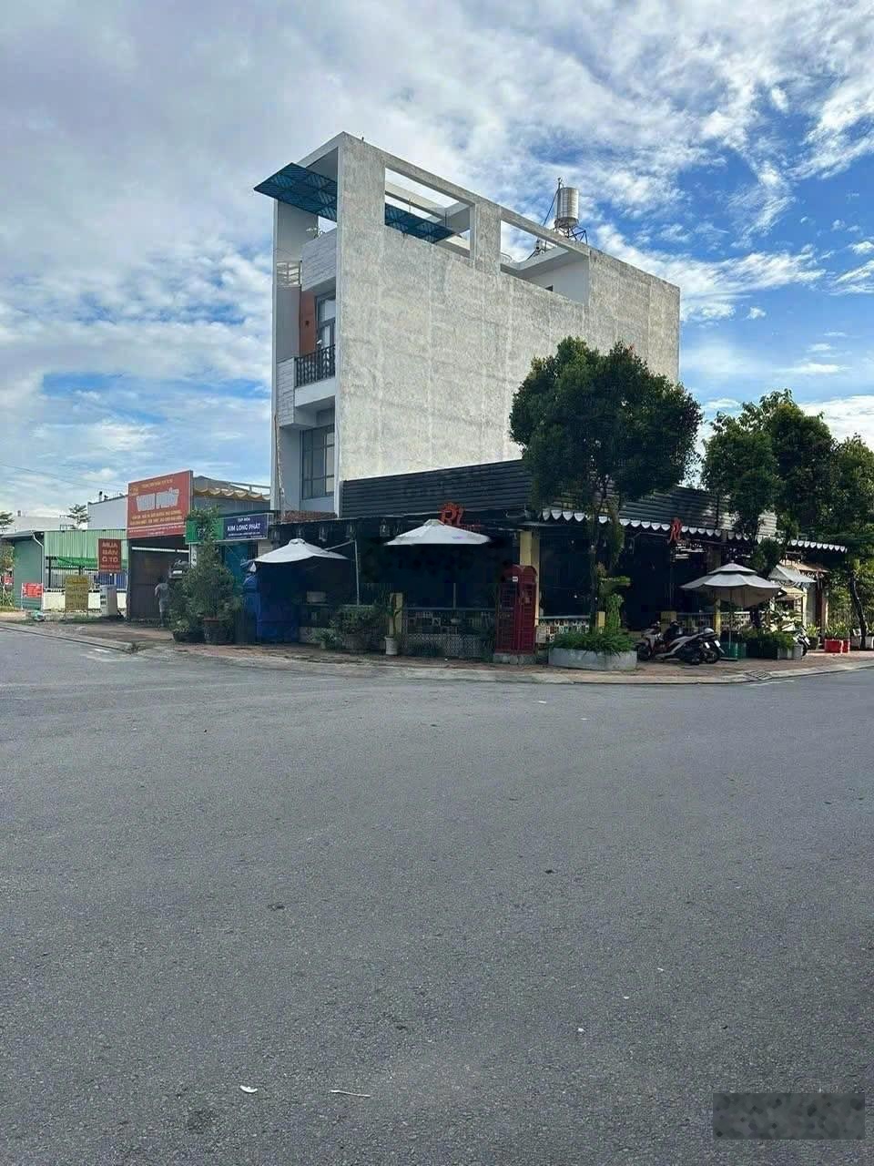 Chủ bên Mỹ cần bán gấp trước Tết _ Lô góc 124m2 -KDC Chánh Nghĩa -Bình Dương - Gíá chỉ 8.99 tỷ