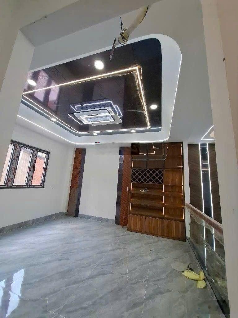 Siêu phẩm lên sóng nhà mặt tiền hẻm nhựa 8m, ô tô vào nhà.