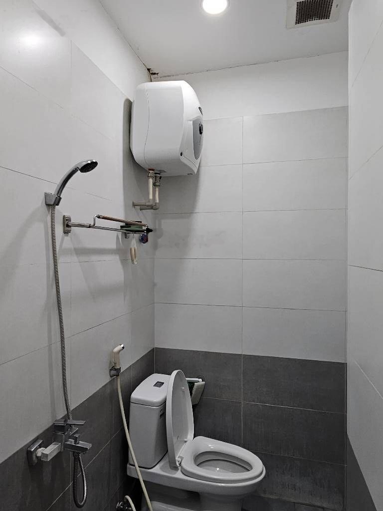 10M ra trục Phố lớn Lê Trọng Tấn .Nhà 3 Tầng /94m2/ Thích hợp khách Kinh doanh dòng tiền.