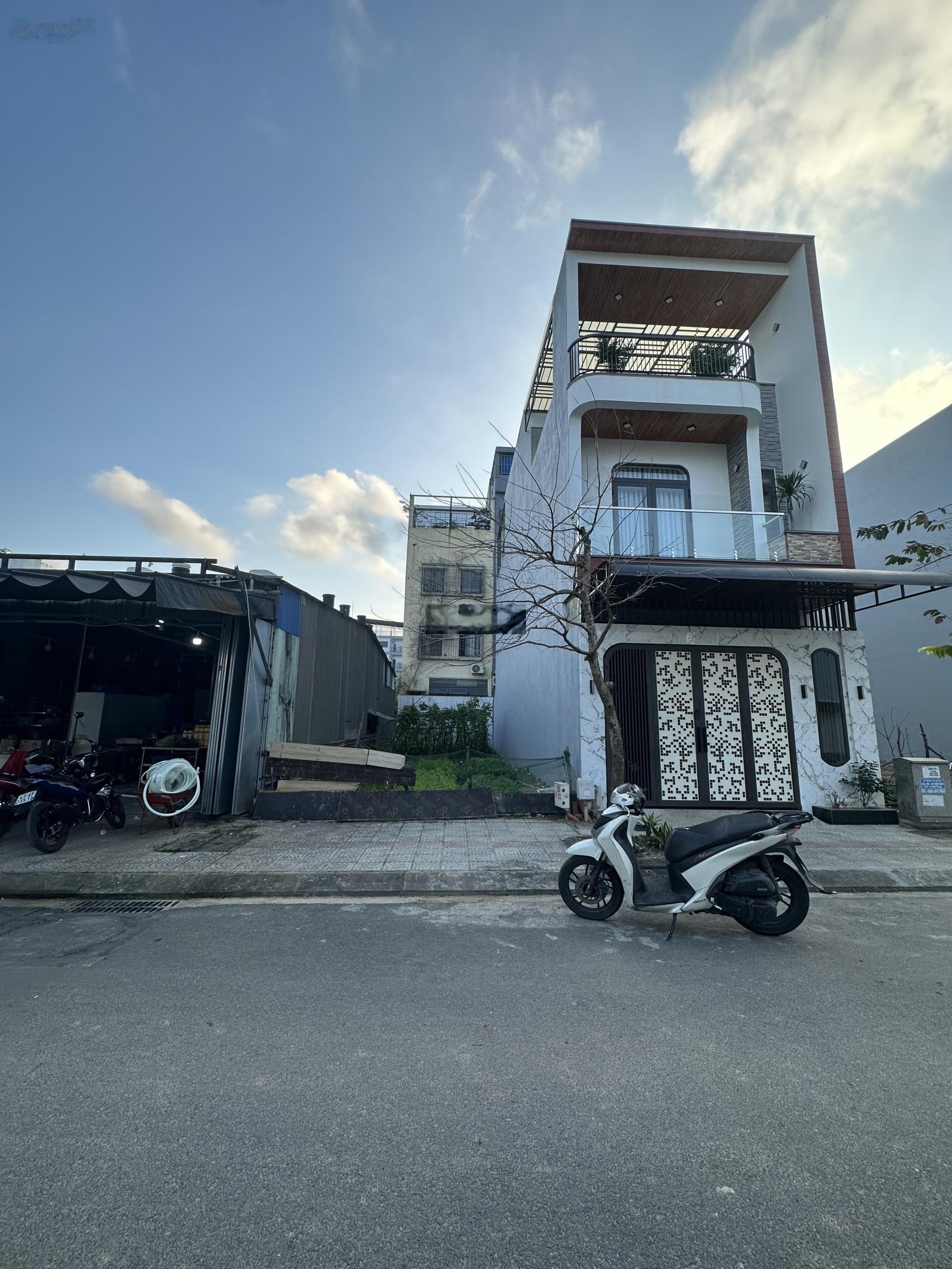 Hàng giá tốt , đất đường 7m5 Hoà Phú 27 . - Diện tích 92m2 ngang 5m - Hướng đông bắc