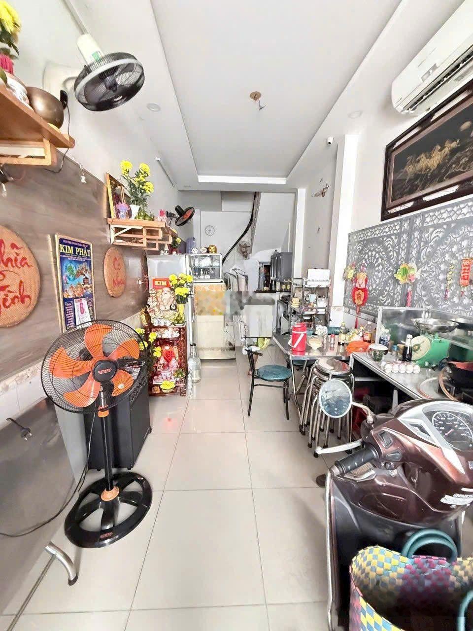 Bán nhà mặt tiền K300 Tân Bình, 3 tầng Lê Duy Nhuận, kinh doanh tốt, gần Ga T3, giá 6.3 tỷ