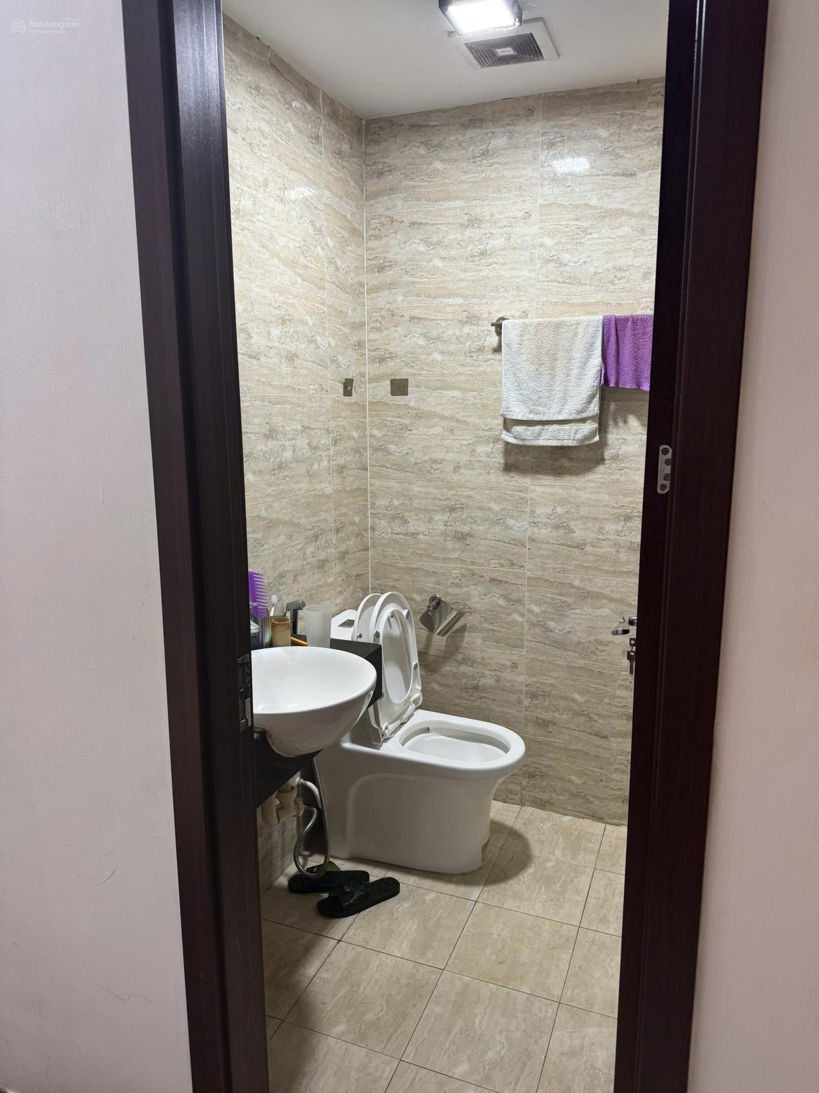 Chính chủ cho thuê chung cư 2 phòng ngủ Homeland Nguyễn Văn Cừ 60m2 full đồ giá 8 triệu: 0916393862