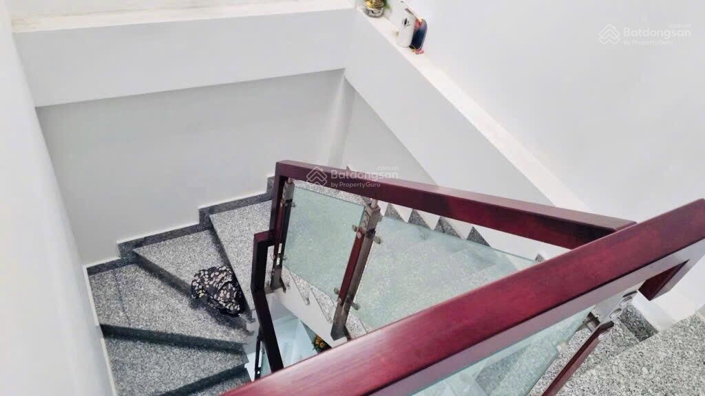 Nhà 3 tầng kiên cố cạnh bệnh viện TP Thủ Đức chợ Tam Hà, hẻm xe hơi thông cho thuê 9 tr/ tháng