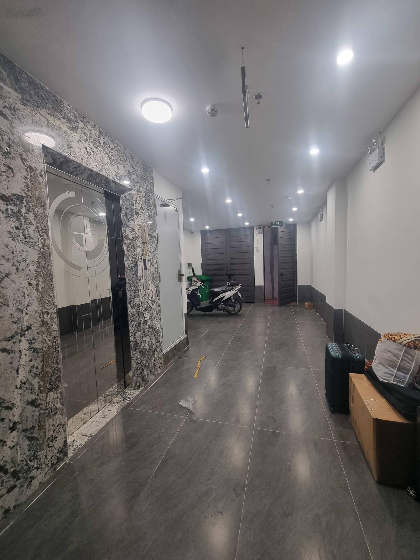 Ccmini căn hộ dịch vụ cầu giấy- 7 tầng thang máy -doanh thu 720tr/năm - full nội thất-tc 15 tỷ