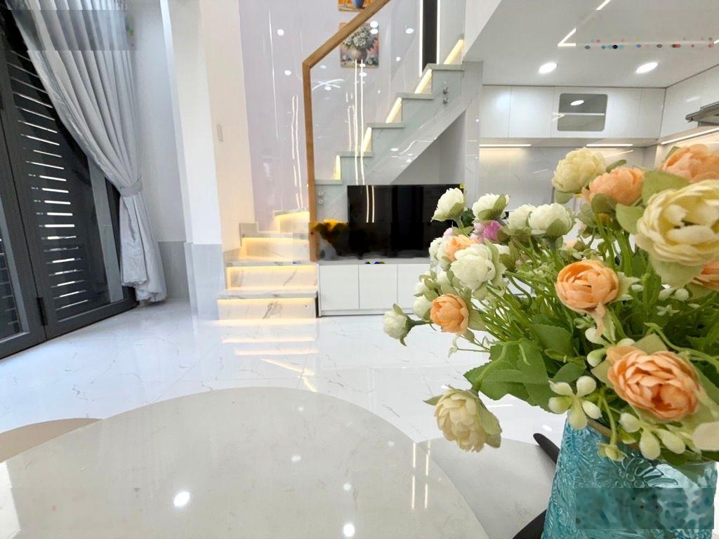 Bán nhà Lê Quang Định (lô góc) ,3 Tầng , 33m ,6,95