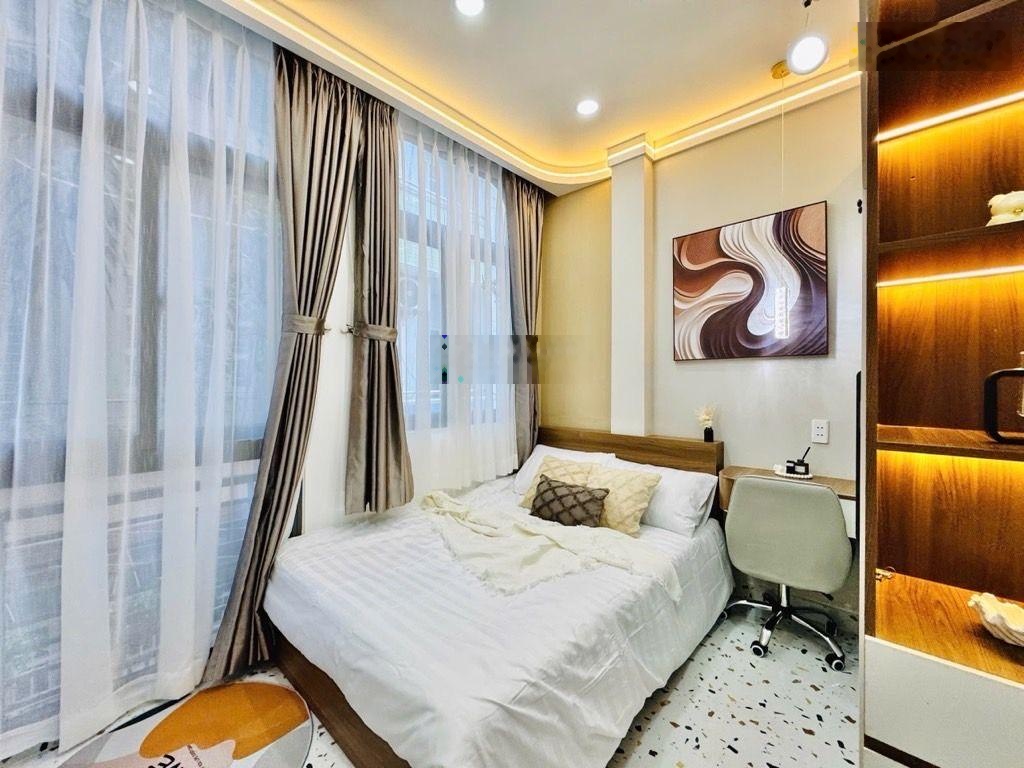 Bán Nhà Hoàng Diệu Quận 4 - 2 Tấm Đúc - 31m2 - 3 Tỷ Nhỉnh - Nhà mới xây full nội thất