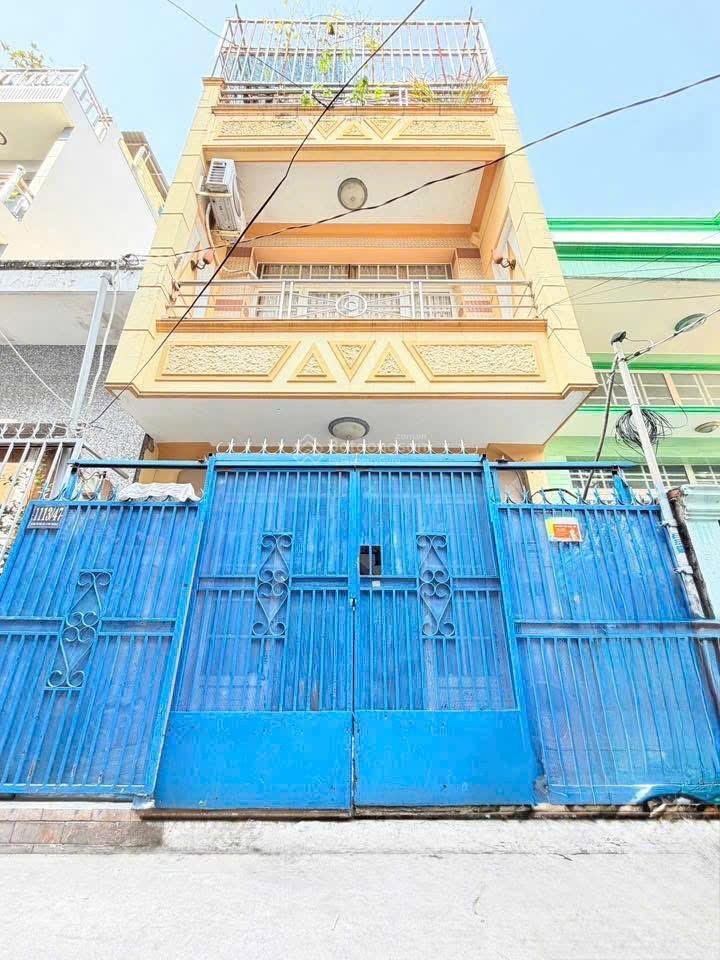 NHÀ 4 tầng MT HẺM XE HƠI TẠI Q7 CHỈ 5,95 tỷ. Dt 4x11m. Vị trí tiện kd buôn bán, vp công ty.,,,