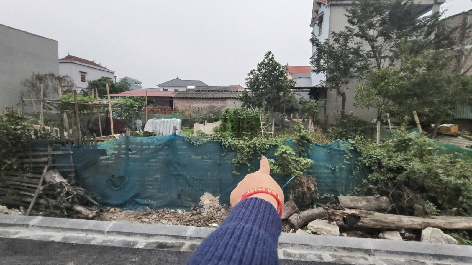 HÀNG VIP LỖ GIAO VỊ TRÍ ĐẮC ĐỊA Diện tích: 58.2m Đối diện khu đấu giá Lỗ Giao