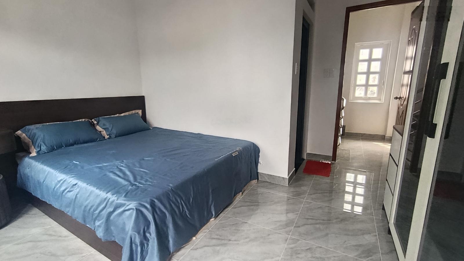 Nhà MỚI 4 tầng, 2 mặt tiền hẻm, Nhỉnh 6 tỷ, sát Trần Xuân Soạn, ngang 4.2m, 3PN 4WC Full Nội thất