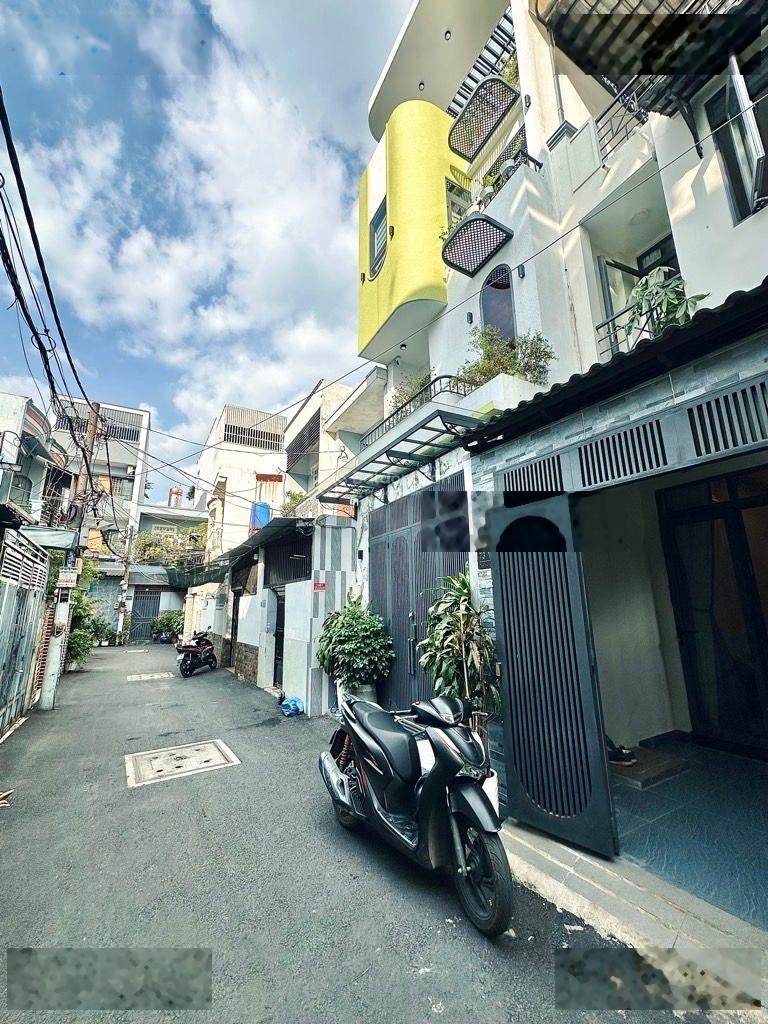 Bán nhà hẻm nhựa 5M Thống Nhất, P11, 55m2, 3 tầng BTCT, nhà kiến trúc sư decor siêu đẹp, 7,4 tỷ TL