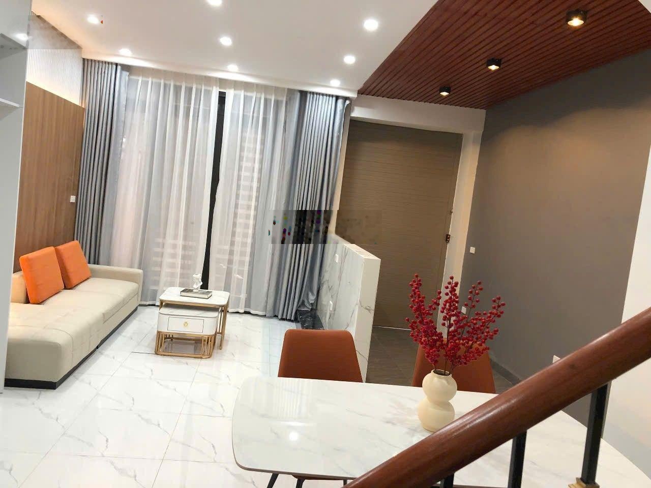 Bán gấp nhà đẹp Văn Quán 3 thoáng. Full nội thất oto đỗ cửa.