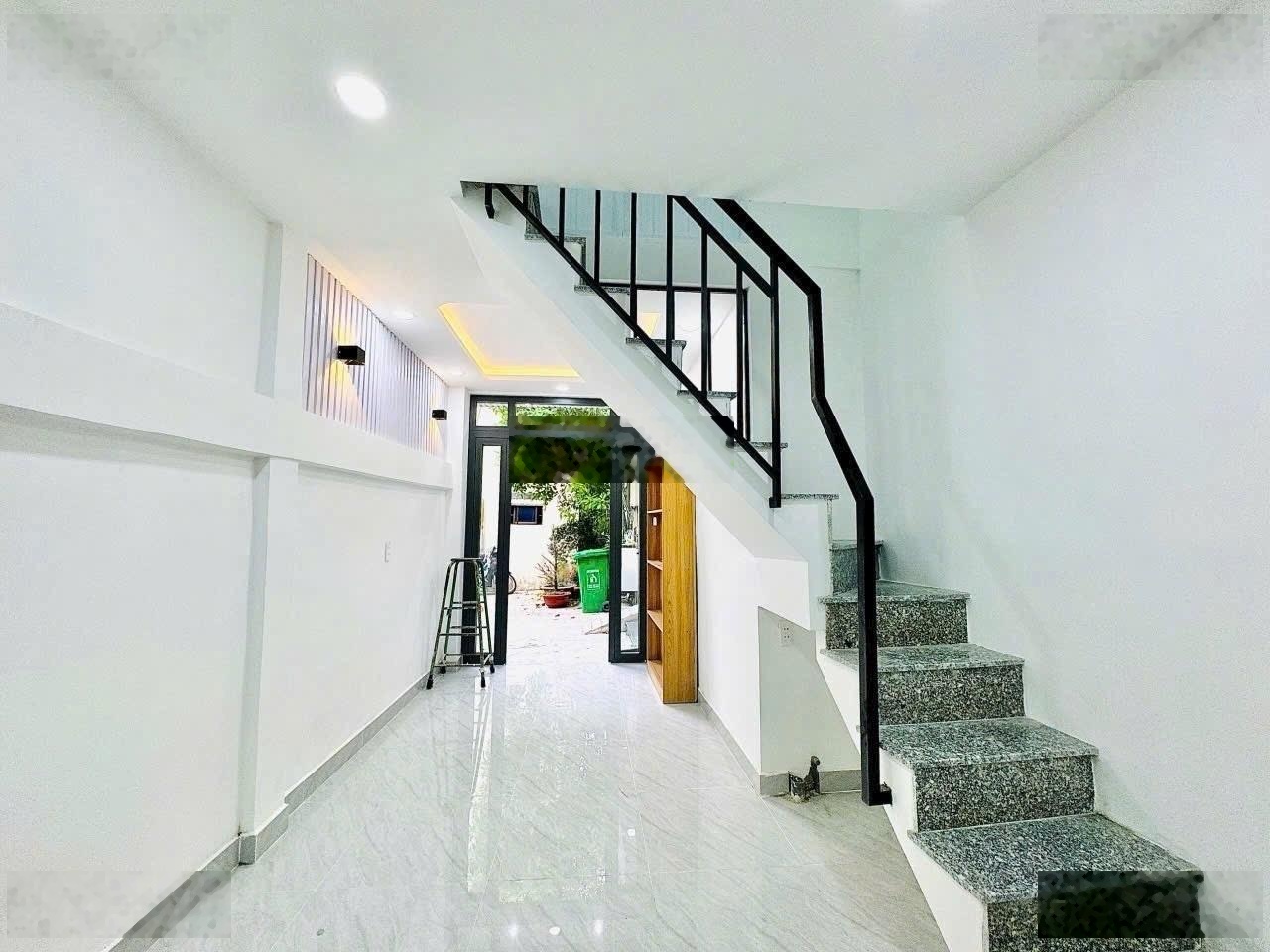 Gần mặt tiền xô viết nghệ tĩnh - có sân rộng trước nhà - chỉ 2.84 tỷ