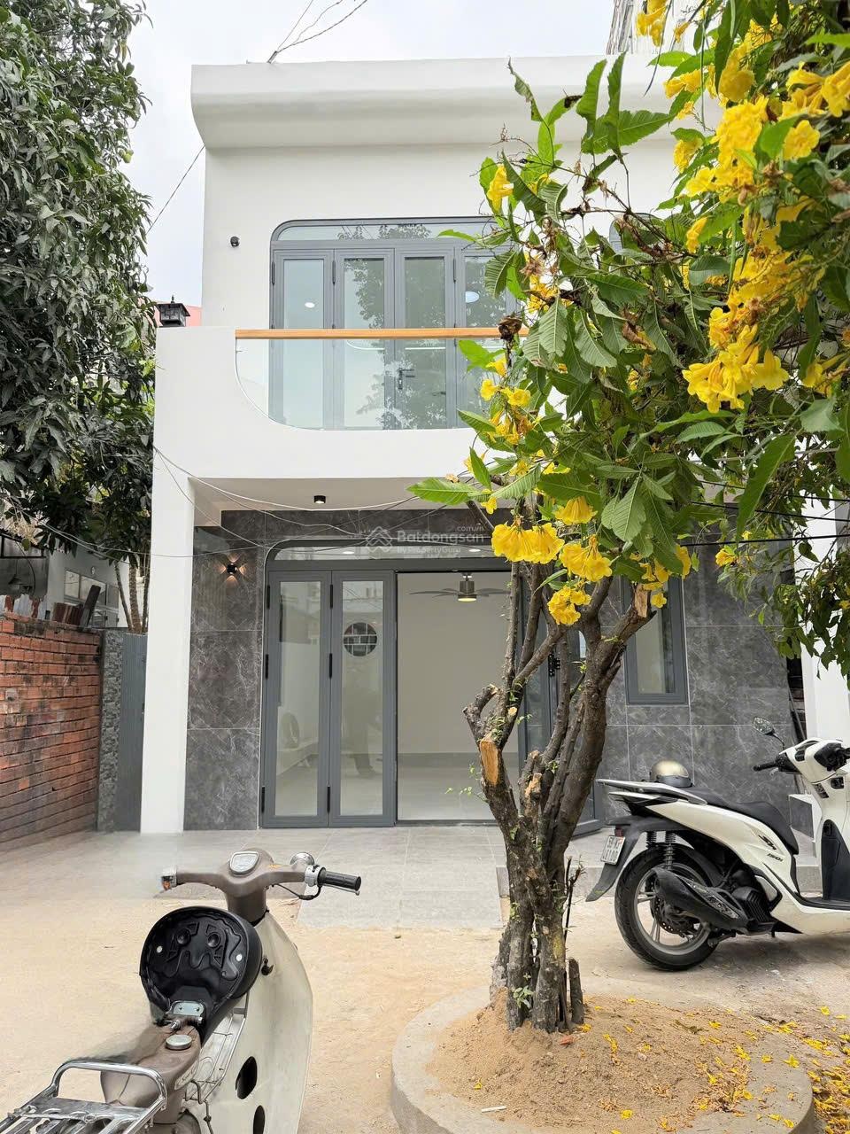 Nguyễn thiện thuật, bình thạnh - 66m2 (4.5x14) - 2 tầng mới - 3 pn - đường trước nhà 8m - 7.5 tỷ.