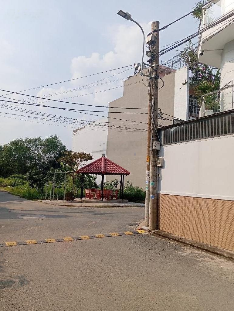 Gia đình bán lô đất đảo kim cương quân 9 ngang 4m giá 4,1 tỷ