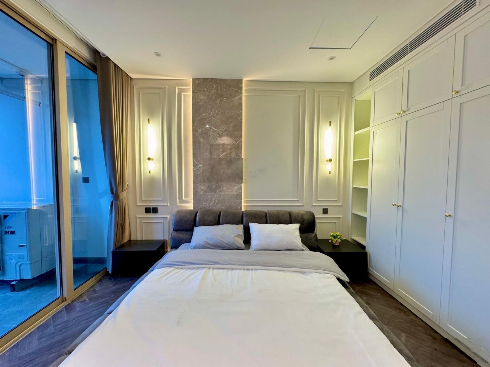 Chính chủ cho thuê căn hộ - Epic Tower Duy Tân, 128m2, 3pn, full, 40tr. LH: 0899511866