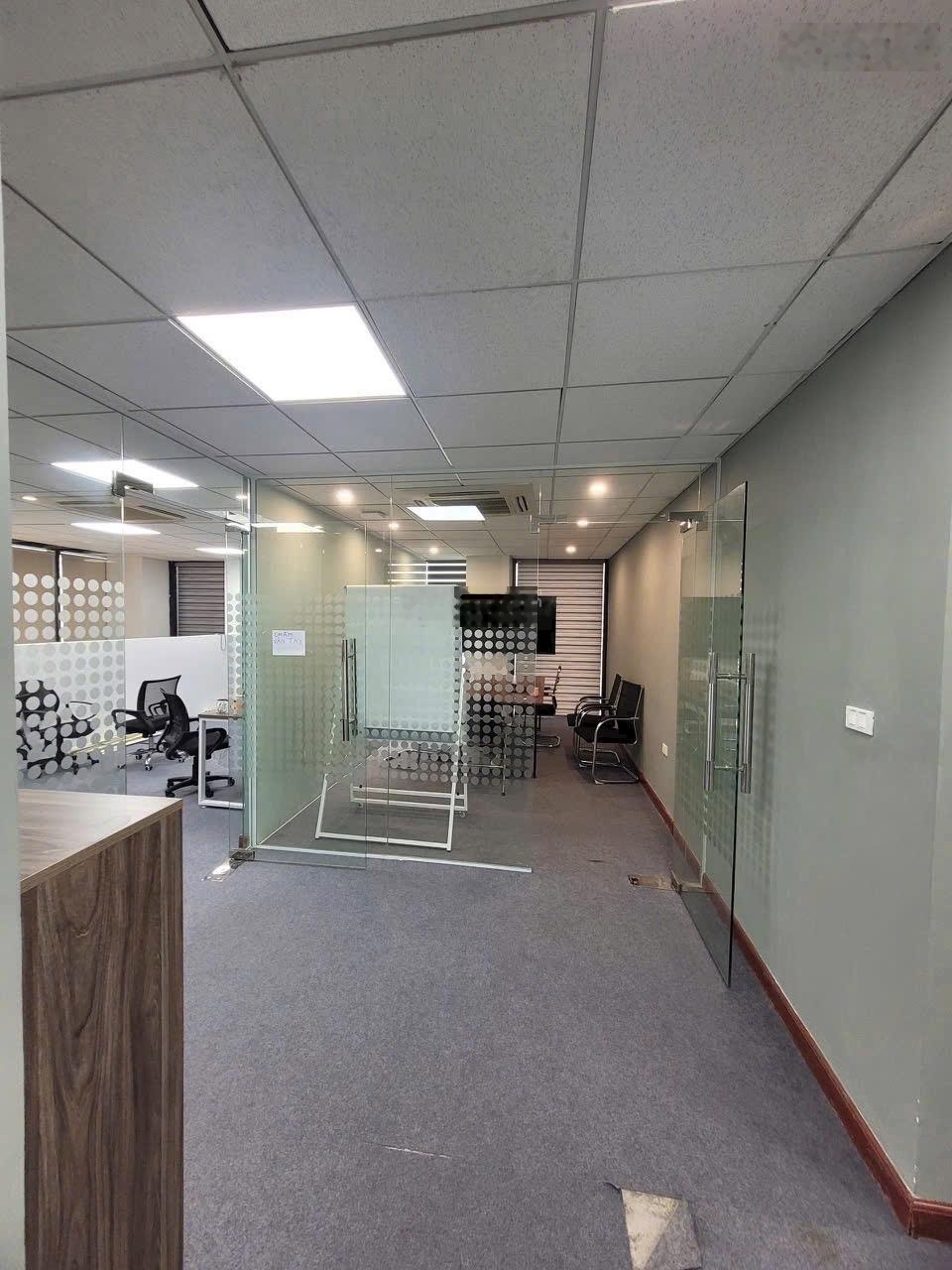 Cho thuê VP khu Ngoại Giao Đoàn tòa nhà N02T3 40m2, 70m2, 100m2 150m2 500m2 giá 100 nghìn/m2/th