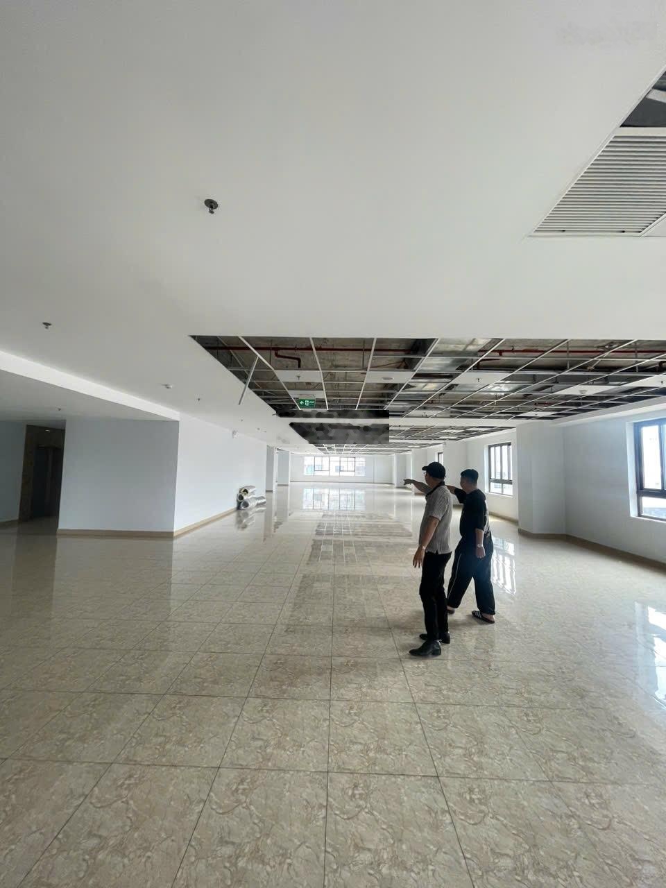 Cho thuê văn phòng tòa nhà Viwaseen 48 Tố Hữu, 100m2, 150m2, 200m, 330m, 900m2, giá 120 nghìn/m2/th