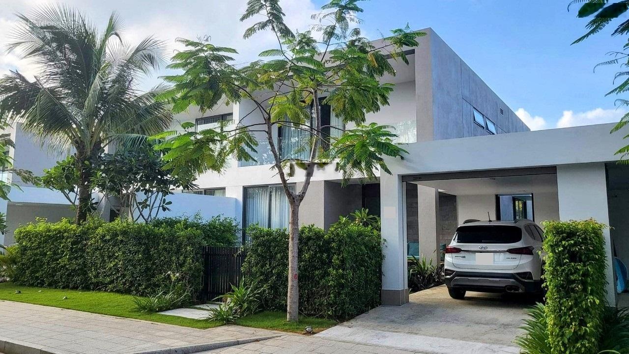 Cần bán gấp trước Tết giảm 5 tỷ villa Sanctuary Hồ Tràm 4PN 396m2 full nội thất view hồ