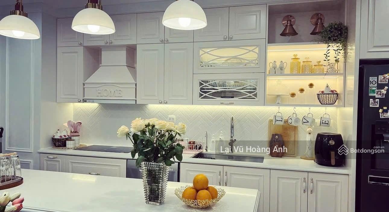 Chính chủ bán căn 3PN DT 130m2 - full NT xịn xò - giá tốt - tòa HH2 Bắc Hà! LH: 0961846766