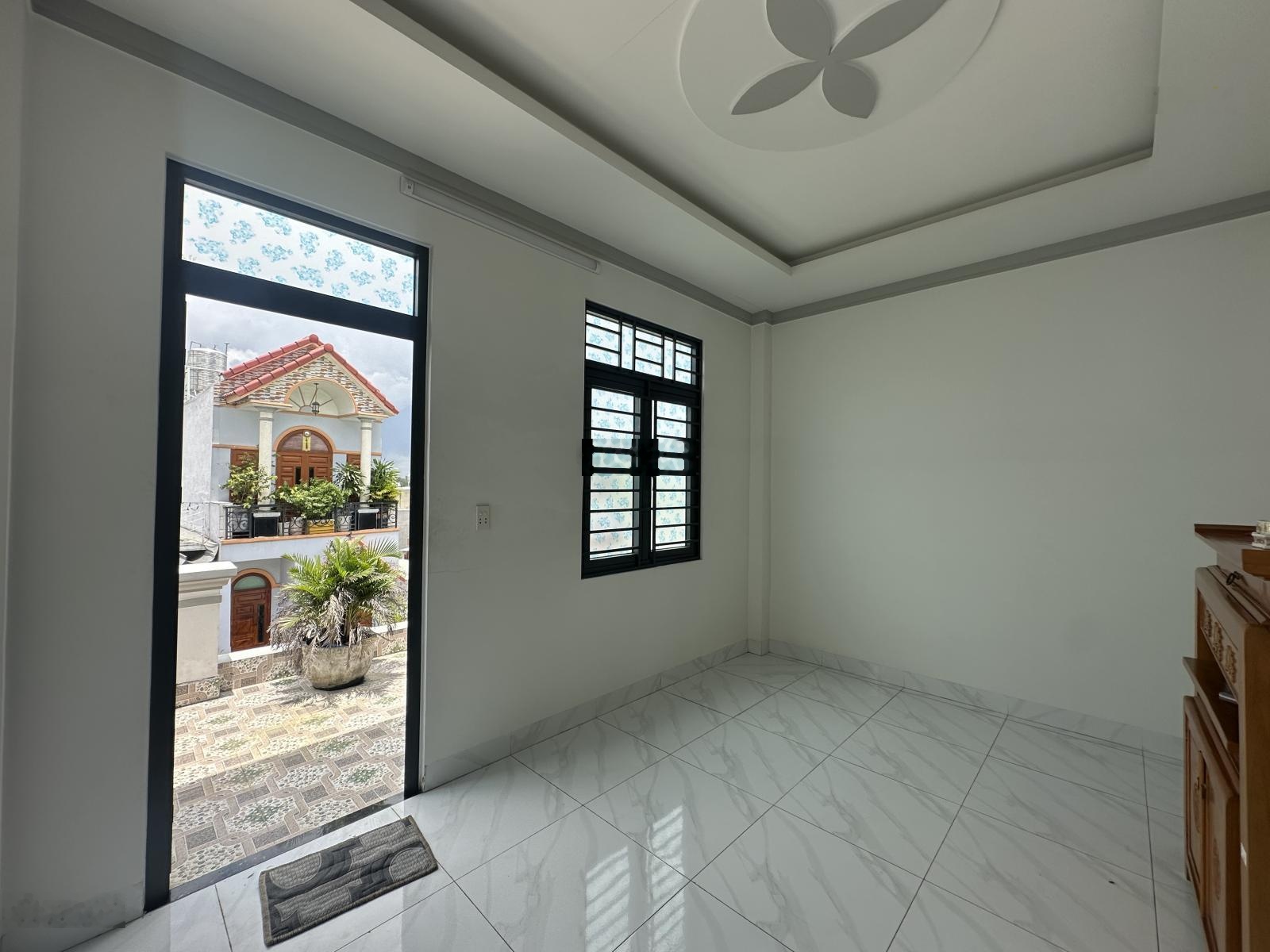 Nhà 3 tầng đẹp lung linh, 4PN, 104m2, ô tô vào tận nơi, Dĩ An, Hồ Chí Minh, chỉ 3.75 tỷ TL