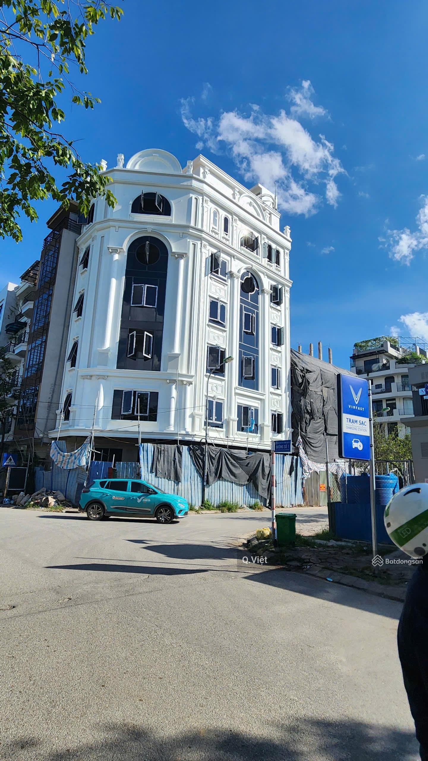 Căn góc biệt thự phố Nguyễn Xiển 170m2, 5 tầng trục chính dự án căn đẹp giá tốt nhất