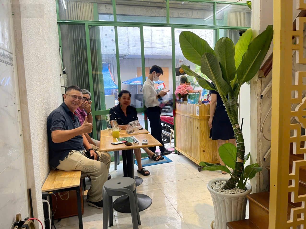 Nhà mặt tiền ngay trung tâm kinh doanh nhiều ngân hàng, công ty, sân bay