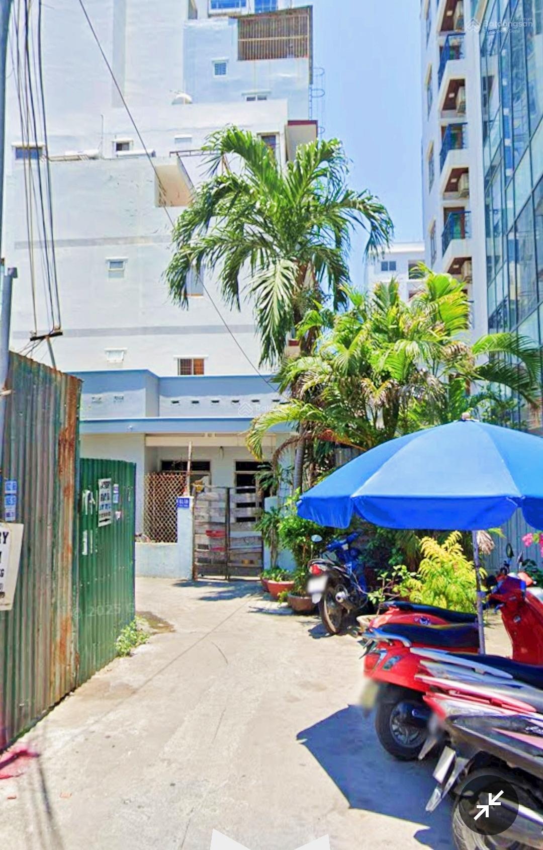 Nhà Quân Trấn, Hùng Vương _ cách biển Trần Phú: 190m, hẻm ba gác cách đường ô tô 15m Giá: 5,4 tỷ.