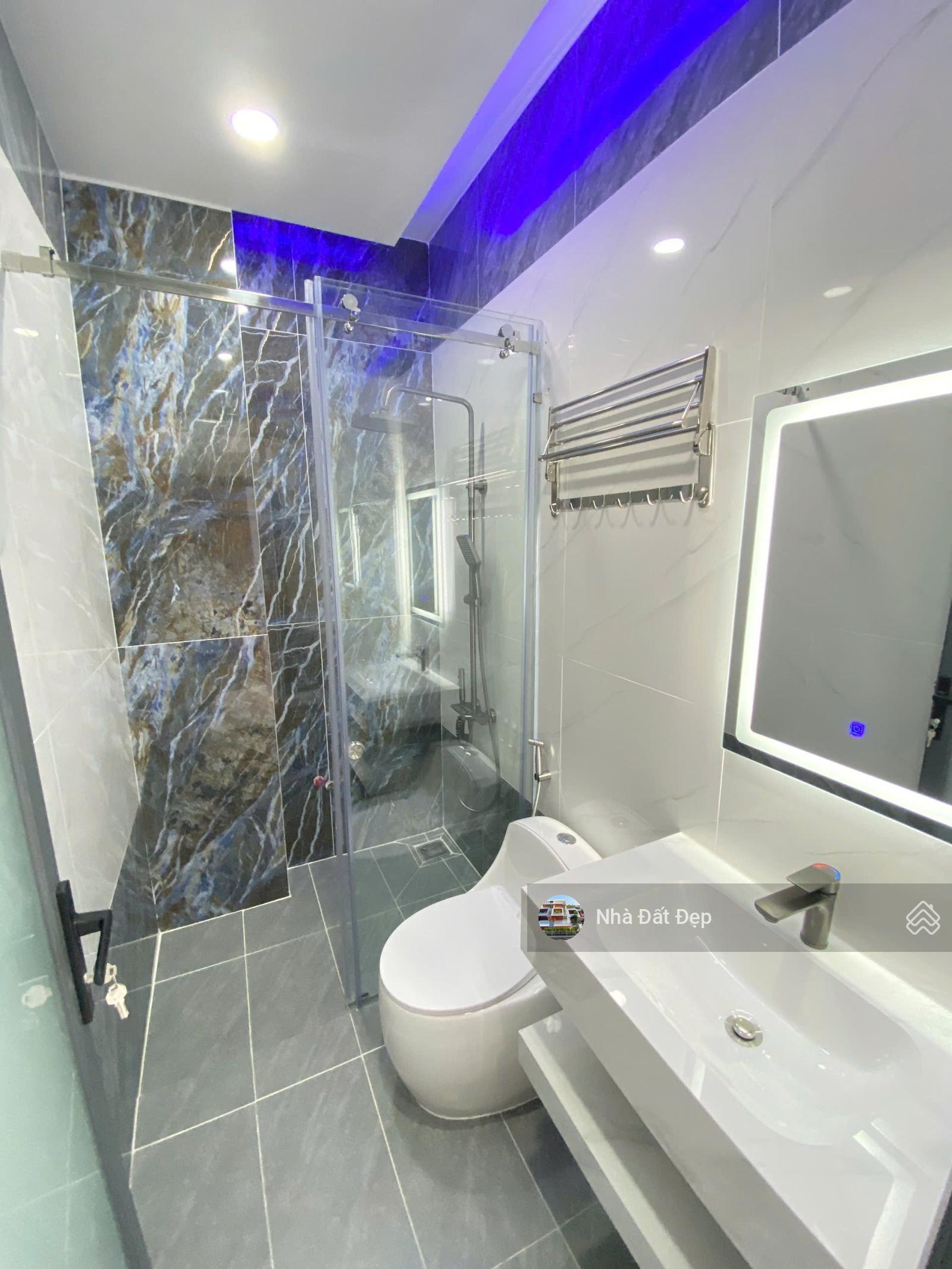 Nhà xây mới 5 tấm full nội thất, 4x16,5m hẻm đẹp 7m đường Mã Lò gần trường học, UBND Phường