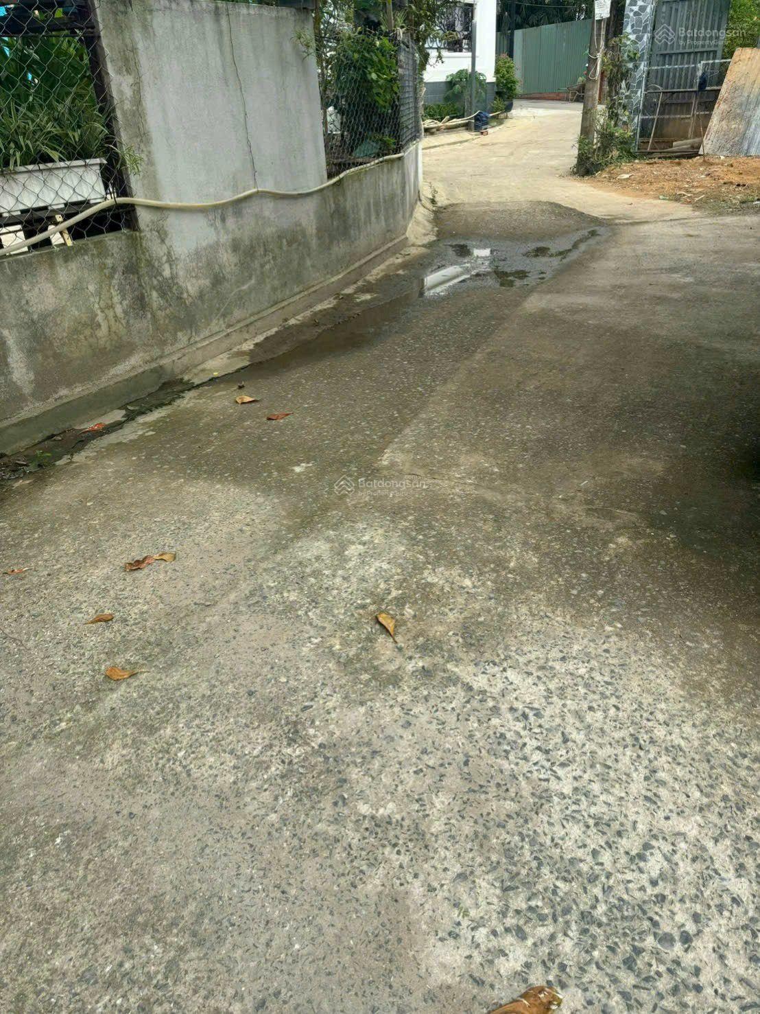 Bán đất 400m2 có nhà cấp 4 trung tâm Long Bình giảm sốc 16 tỷ còn 10 tỷ