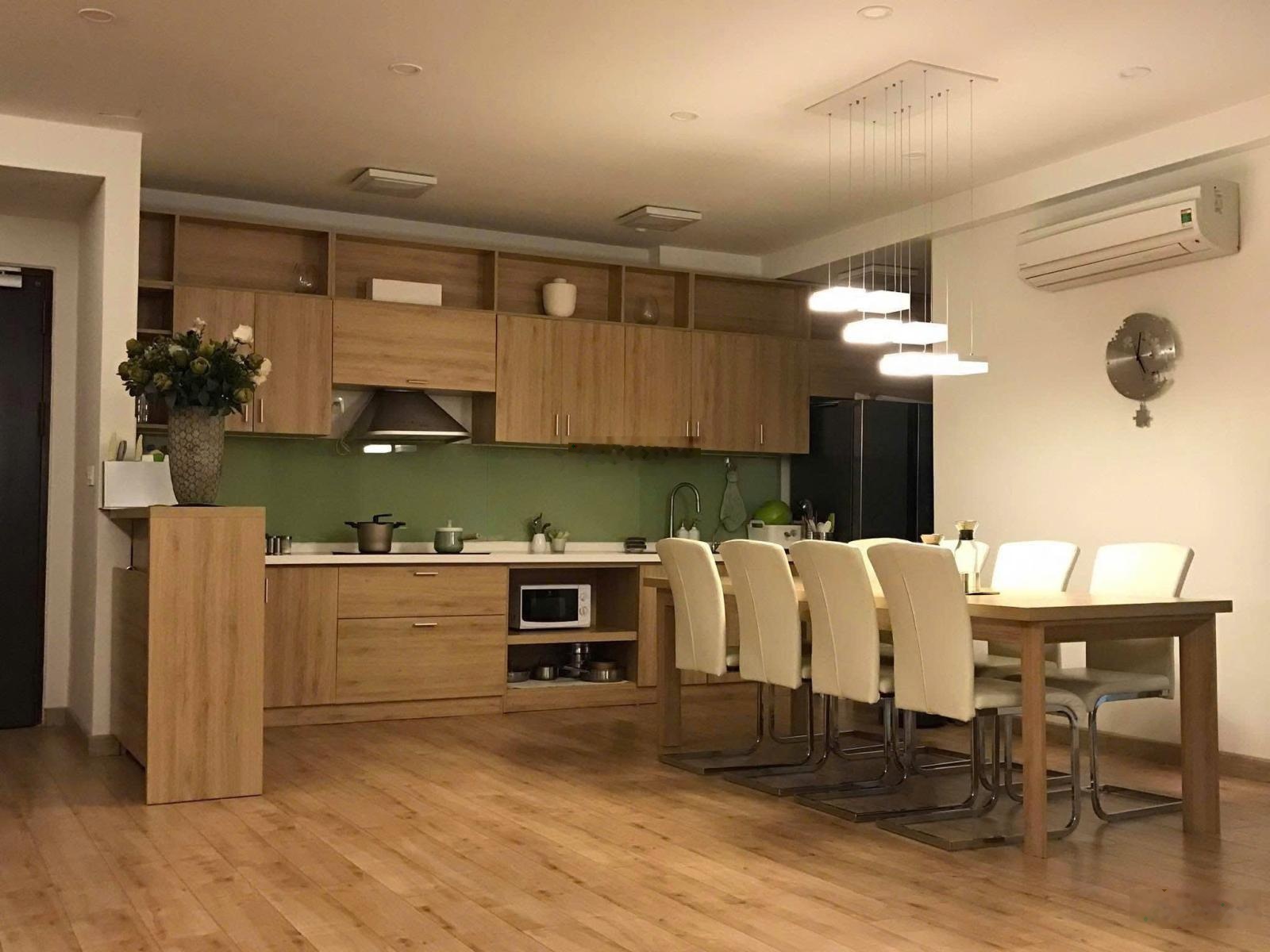 Cho thuê Mandarin HMG 2 ngủ + 1 full đồ đẹp 135m2 căn góc vào luôn chỉ 22 tr/th. Lh: 0977858974