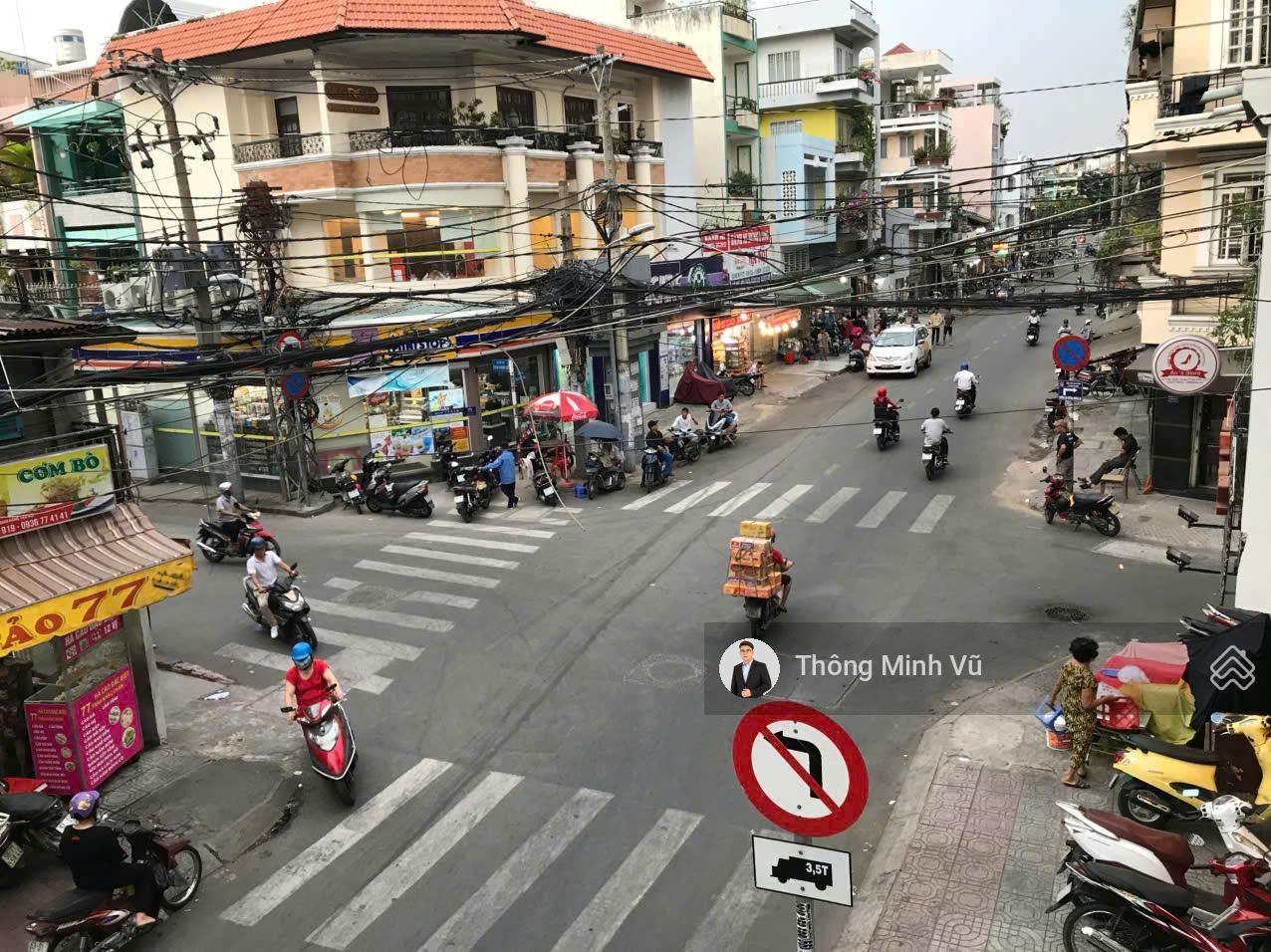 Duy nhất MT Quận 1 giá chỉ 9,9 tỷ! DT: 29m² - Kết cấu: 4 tầng kiên cố đường Trần Khắc Chân