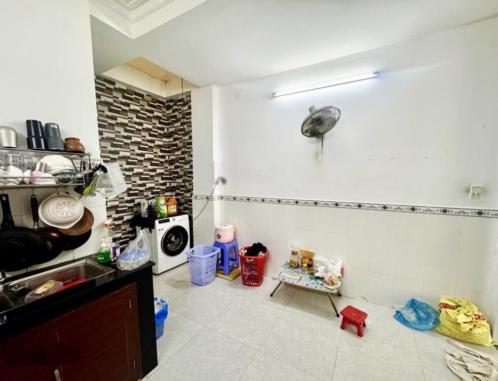 Nhà gấp bán DT 45m, nhỉnh 6t, ngay Vincom Nguyễn Xí, dòng tiền thuê hơn 1otr, Phường 26, Bình Thạnh