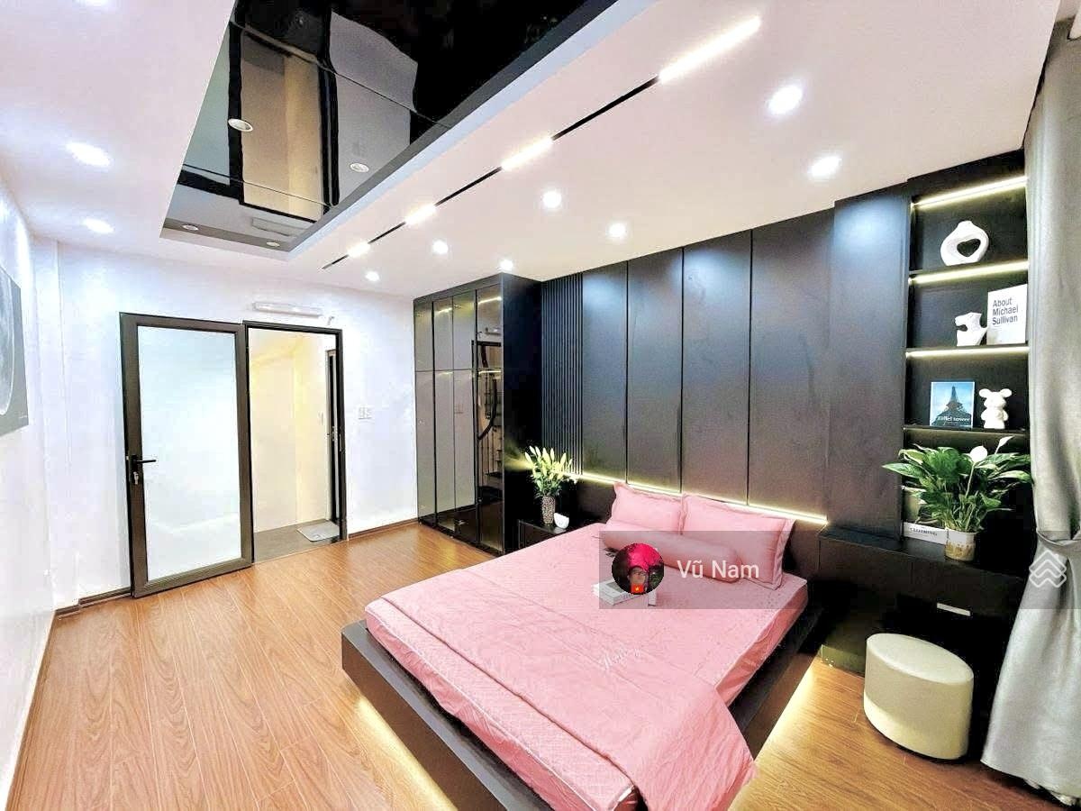 Bán nhà Phan Phù Tiên, Đống Đa, cách phố 30m, 40m2 x 5 T MT 4 m giá 8.2 tỷ TL