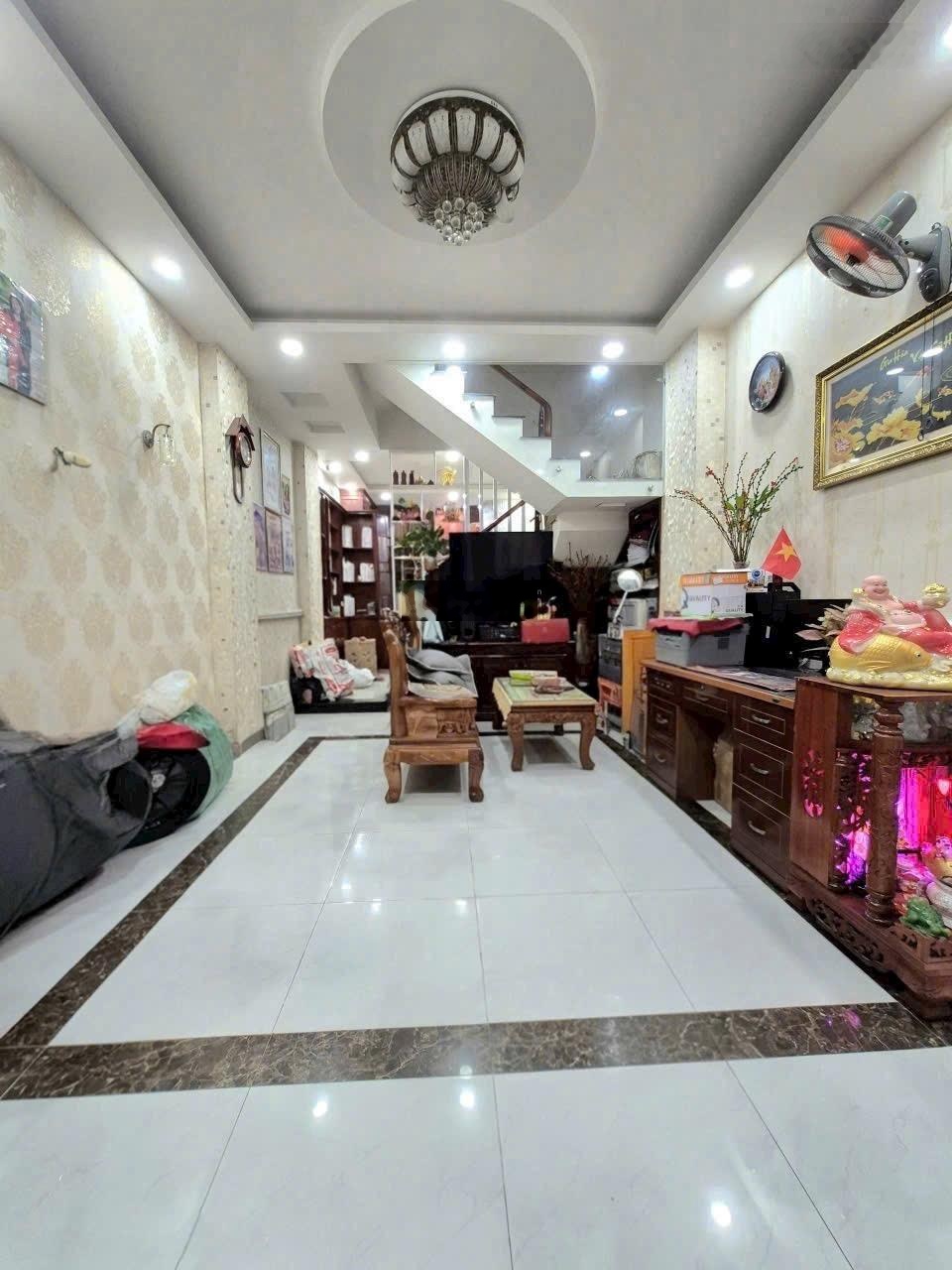 Gấp! Chính chủ bán nhà 3 tầng sân rộng - HXH đỗ - gần MT Lâm Văn Bền - ngay cư xá Ngân Hàng - 56 mv