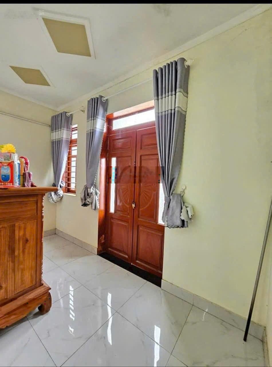 Bán nhà riêng trệt lầu ở và kinh doanh Hưng Nhơn gần chợ, SHR bao sang tên