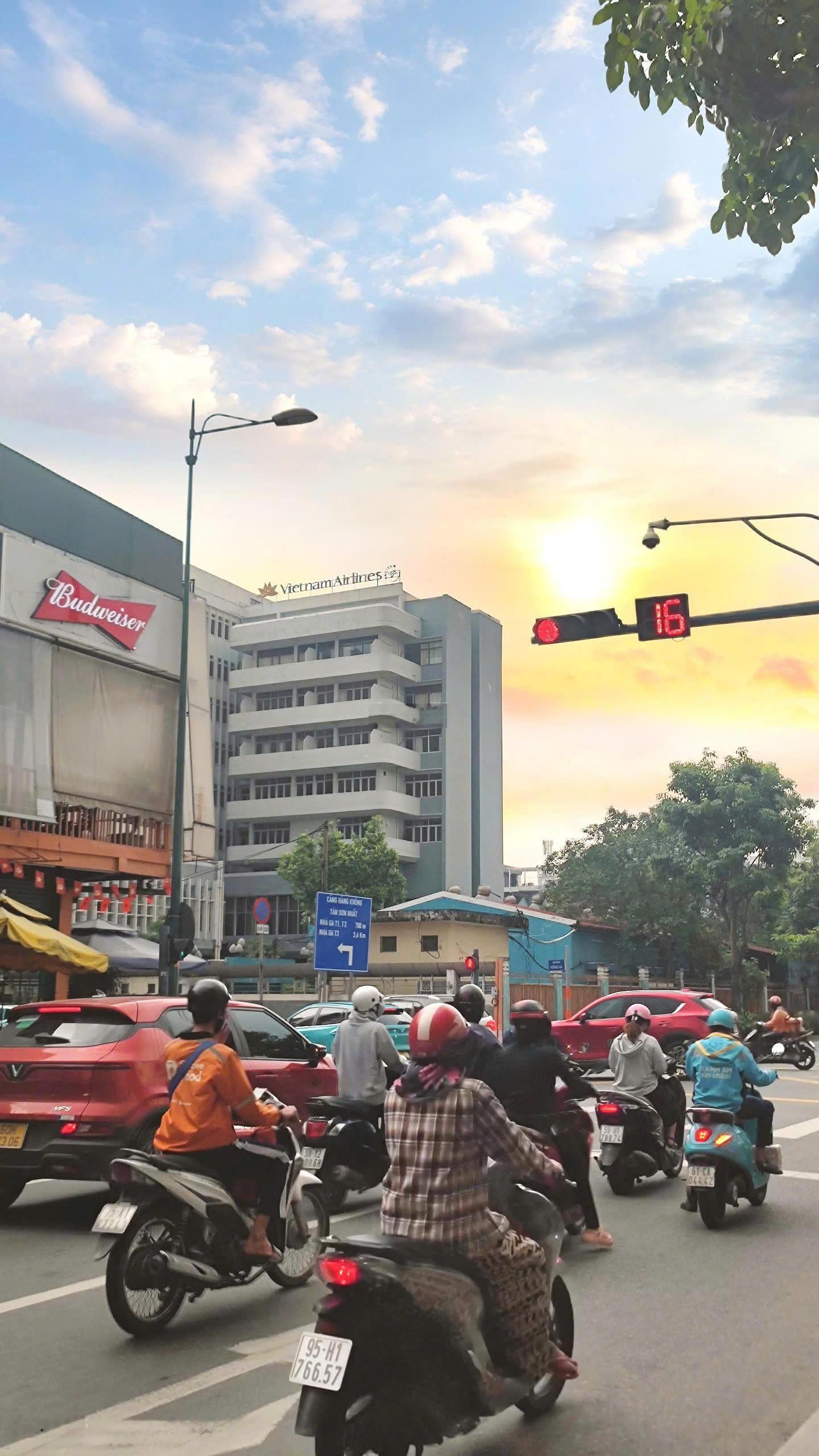 Bán nhà mặt tiền ngay Trường Sơn 5,5x22m, 3 lầu rẻ nhất sân bay giá chỉ 25 tỷ