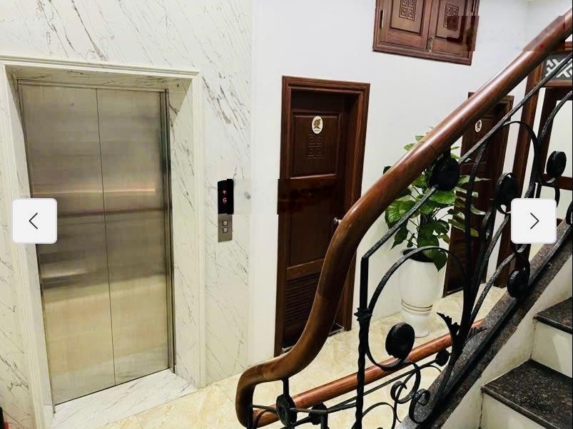 Bán toà nhà 7 tầng thiết kế dạng văn phòng mặt phố Âu Cơ, Tây Hồ giá rẻ