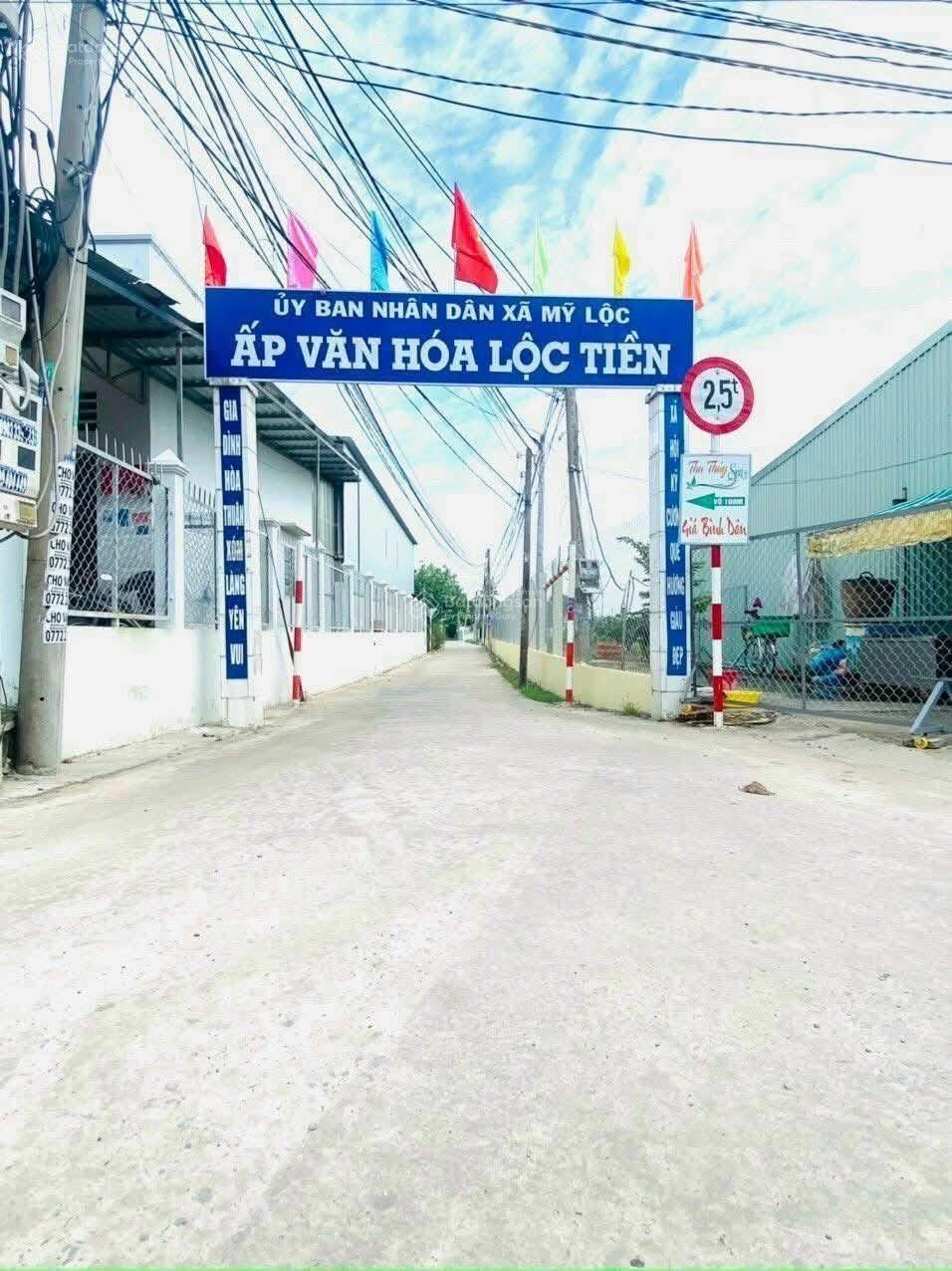 Nhà mới xây xong Dt 4 x30 m lộc tiền cần giuộc giá 2 tỷ 700