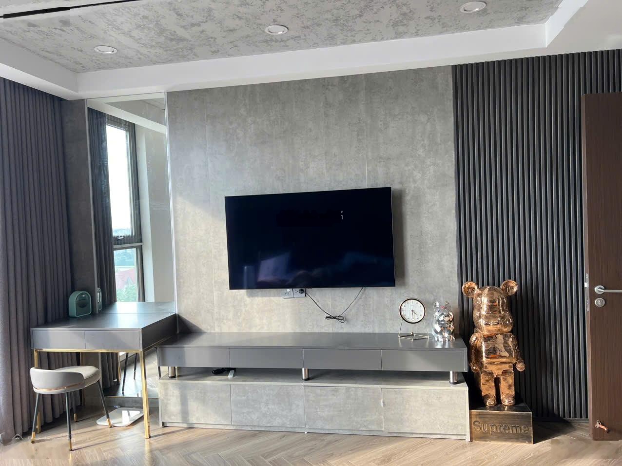 Không tiếp môi giới. Em chính chủ bán căn hộ tầng 18 - 74m2 2PN2WC. Giá 4 tỷ thu về. Lh 0968501239