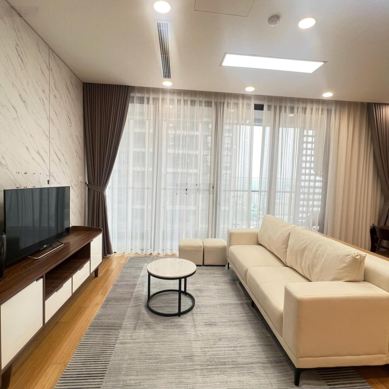 Anh tôi cần bán căn hộ samsora vạn phúc 92 m2 3 ngủ 2 vs sẵn sổ, căn góc vuông giá 7,4 tỷ