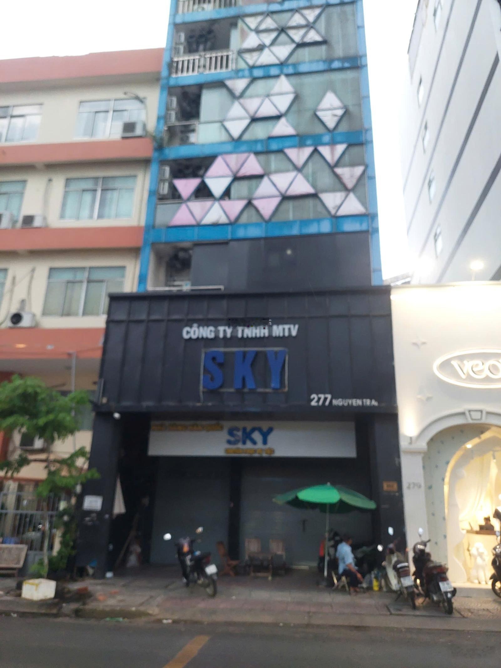 Cho thuê nhà góc 2 mặt tiền nguyễn trãi - nguyễn cư trinh quận 1